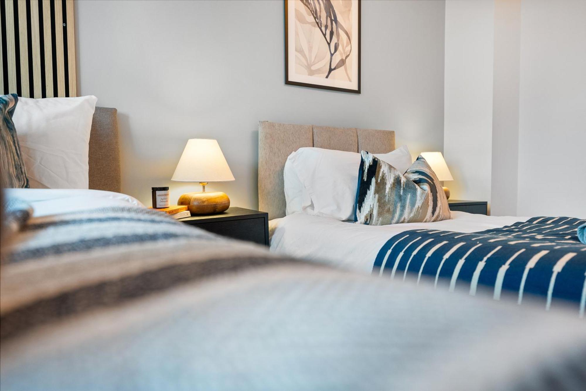 Long Term And Summer Special Offer! 5-Bedroom Spacious, Stunning Design, Sociable Areas & Cosy House Near South Downs Park, Sleeps 11 With Games Room, Private Parking And Garden- By Blue Puffin Stays Waterlooville Zewnętrze zdjęcie