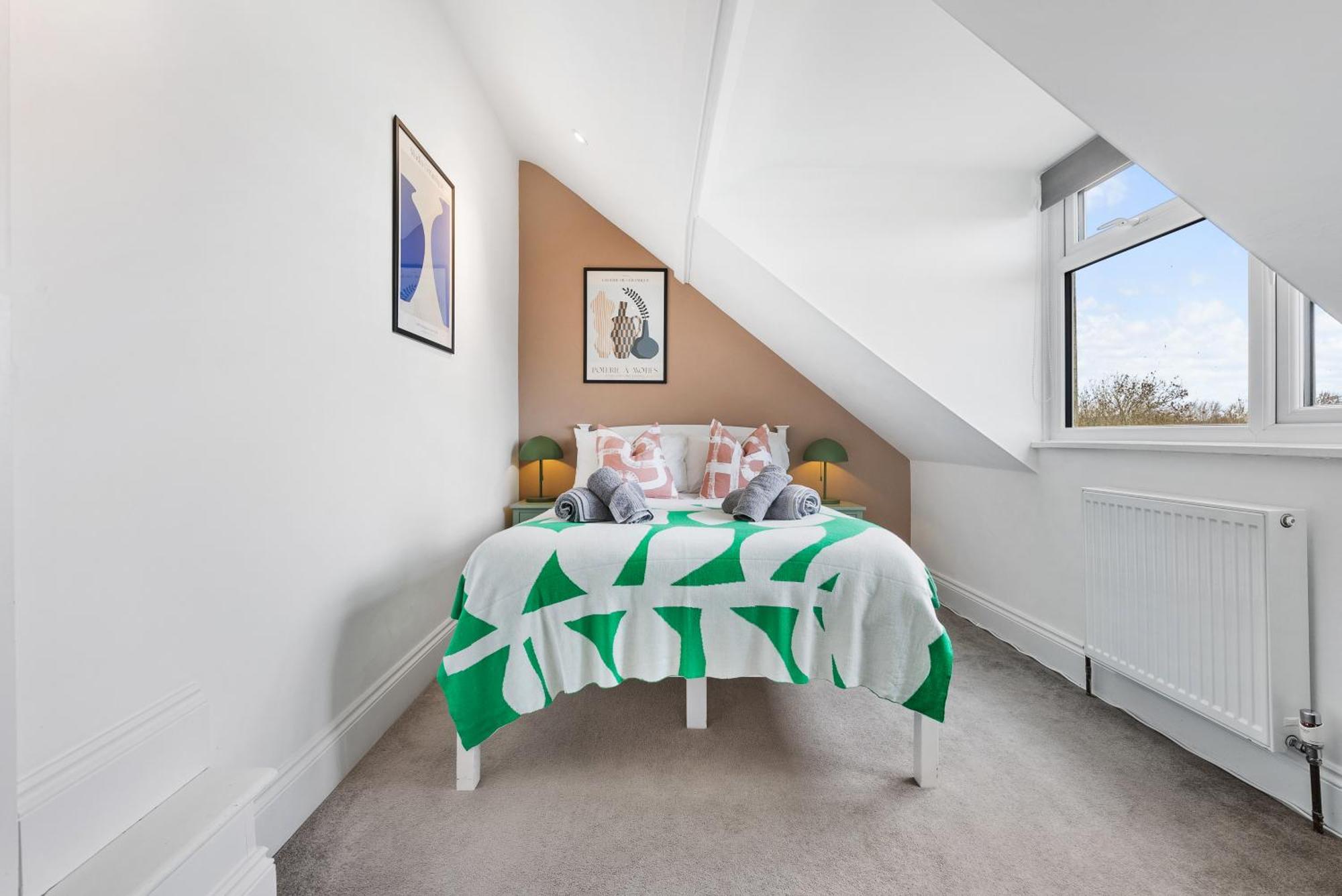 Long Term And Summer Special Offer! 5-Bedroom Spacious, Stunning Design, Sociable Areas & Cosy House Near South Downs Park, Sleeps 11 With Games Room, Private Parking And Garden- By Blue Puffin Stays Waterlooville Zewnętrze zdjęcie