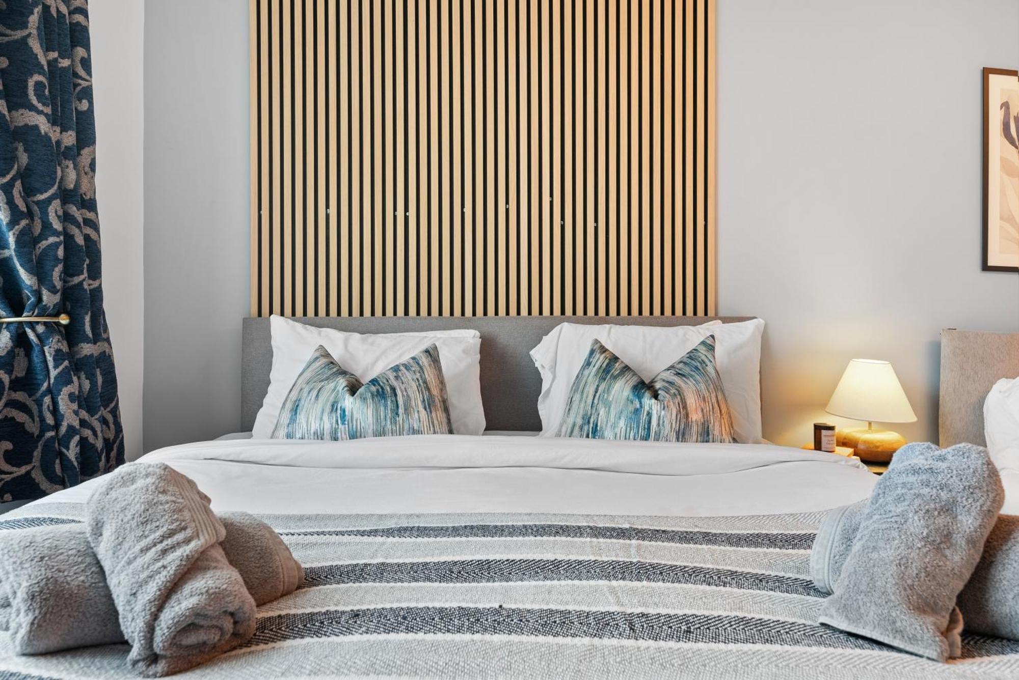 Long Term And Summer Special Offer! 5-Bedroom Spacious, Stunning Design, Sociable Areas & Cosy House Near South Downs Park, Sleeps 11 With Games Room, Private Parking And Garden- By Blue Puffin Stays Waterlooville Zewnętrze zdjęcie