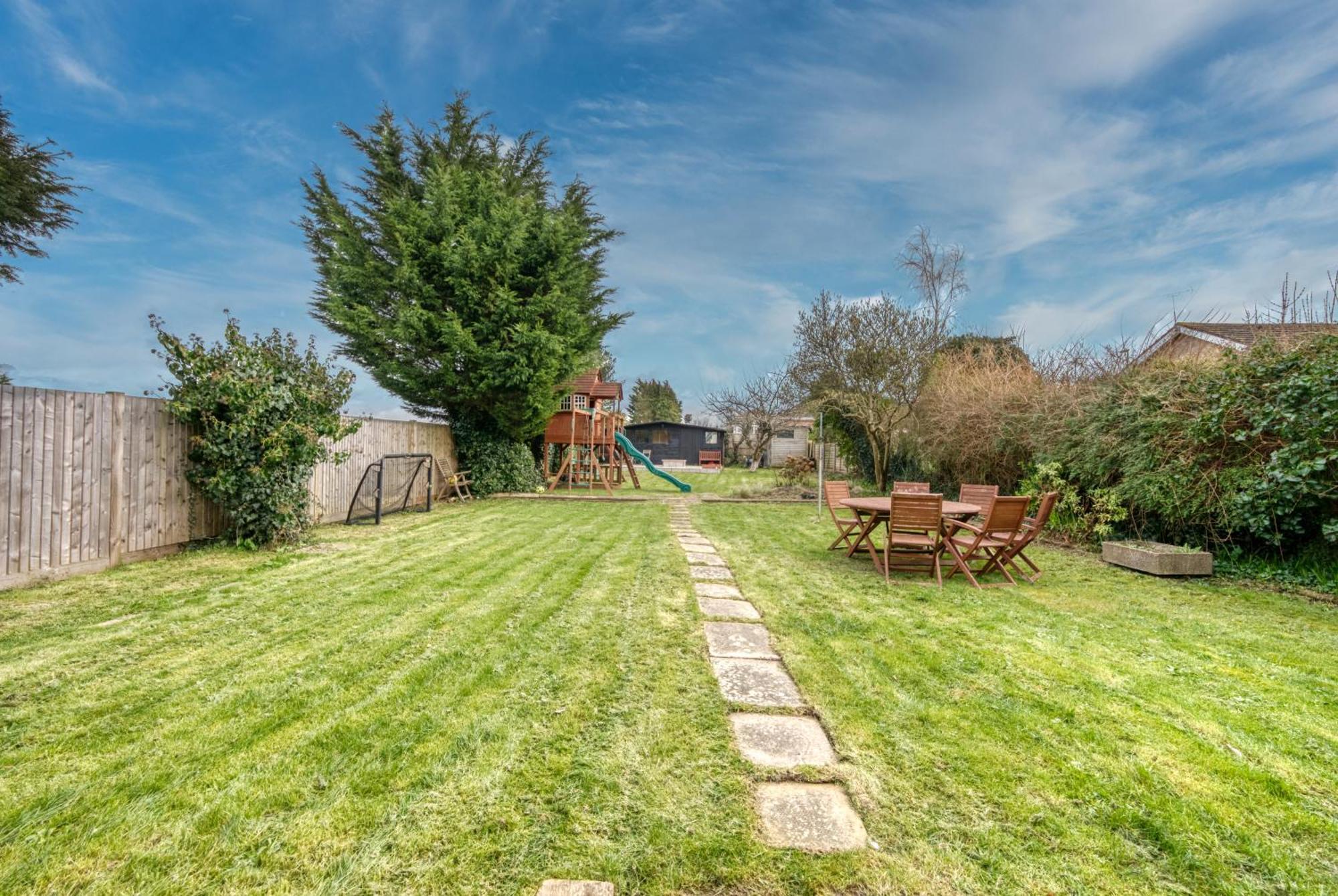 Long Term And Summer Special Offer! 5-Bedroom Spacious, Stunning Design, Sociable Areas & Cosy House Near South Downs Park, Sleeps 11 With Games Room, Private Parking And Garden- By Blue Puffin Stays Waterlooville Zewnętrze zdjęcie