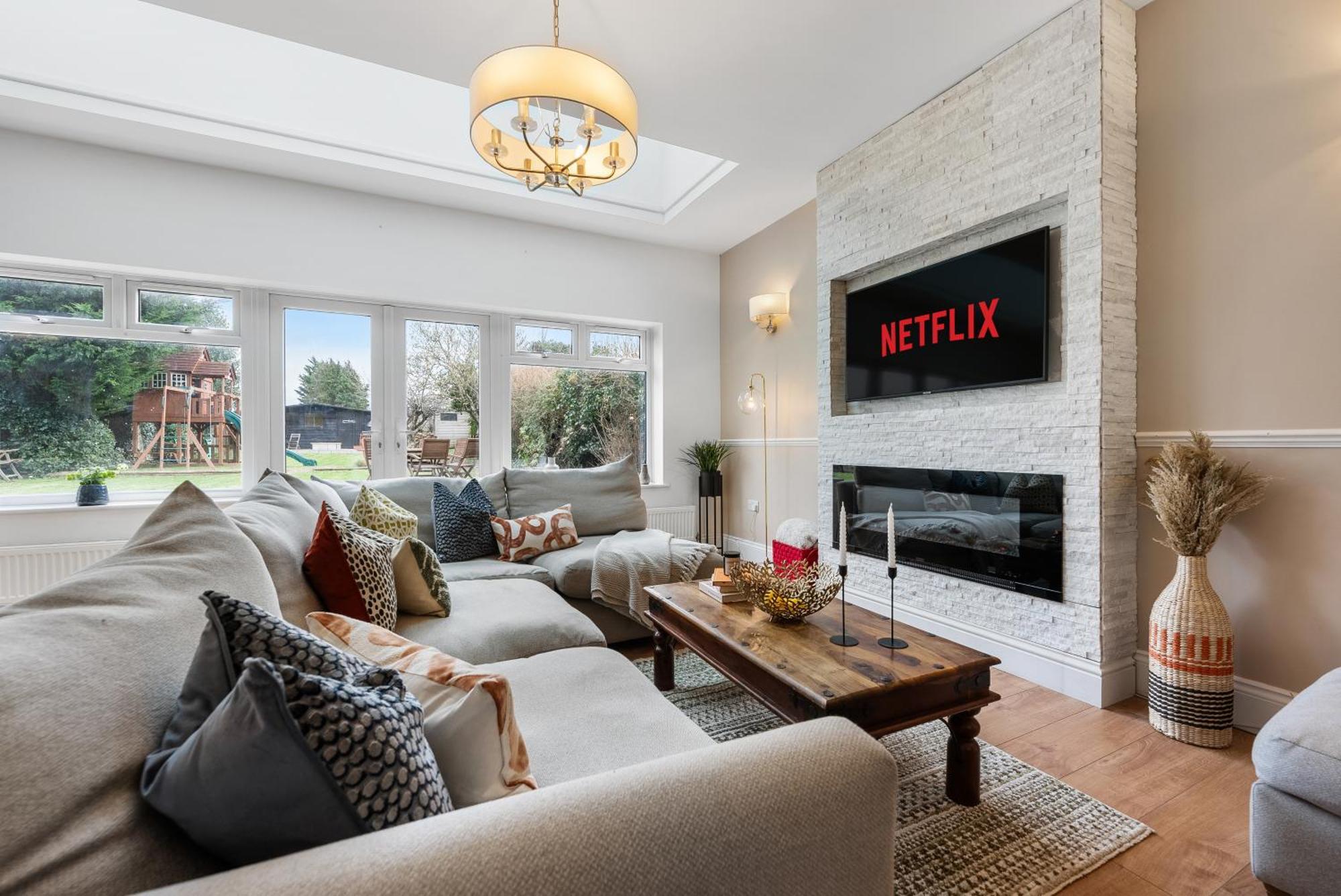 Long Term And Summer Special Offer! 5-Bedroom Spacious, Stunning Design, Sociable Areas & Cosy House Near South Downs Park, Sleeps 11 With Games Room, Private Parking And Garden- By Blue Puffin Stays Waterlooville Zewnętrze zdjęcie