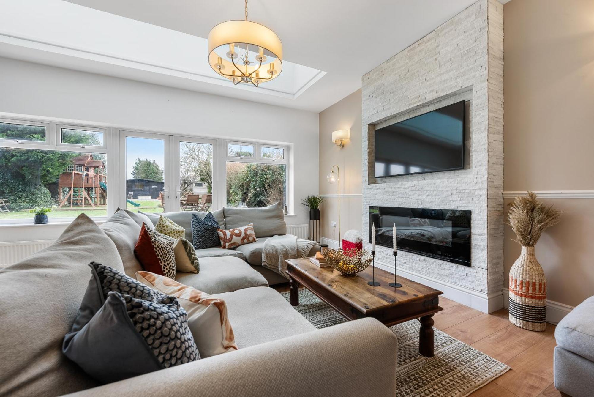 Long Term And Summer Special Offer! 5-Bedroom Spacious, Stunning Design, Sociable Areas & Cosy House Near South Downs Park, Sleeps 11 With Games Room, Private Parking And Garden- By Blue Puffin Stays Waterlooville Zewnętrze zdjęcie